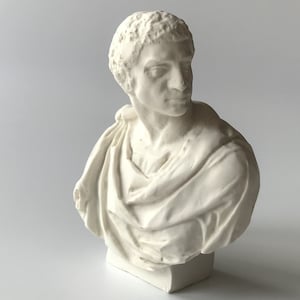 Miniature bust in 1:6 scale-Brutus-Figurine-Ivory colour-Man-Ancient-Greek-Roman-Torso-Dollhouse miniatures-Art-Myth-Figures-Mini statue