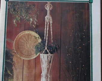 Livre De Macramé Hang It All - 3 Modèles Artisanaux - Occasion, Bon état