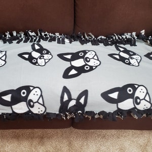 Large Lightweight Fleece Dog Blanket ~ Dog Pattern ~ Tie Blanket