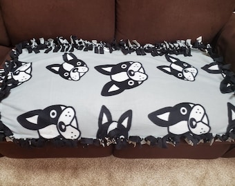 Large Lightweight Fleece Dog Blanket ~ Dog Pattern ~ Tie Blanket