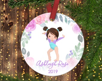 Adorno navideño de gimnasta femenina. Adorno de gimnasia. Gimnasia. Adorno navideño. Adorno navideño personalizado