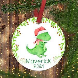 子供用恐竜クリスマスオーナメント。赤ちゃん用恐竜。オーナメント。クリスマスオーナメント。パーソナライズされたクリスマスオーナメント。恐竜オーナメント
