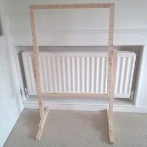 Frame to make pom pom blankets 31 x 25.5 large pom poms and stand