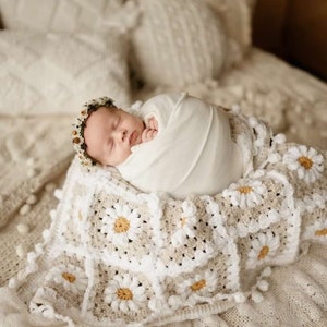 Puffy Daisy Baby Blanket, Crocheted Baby Blanket, Textured