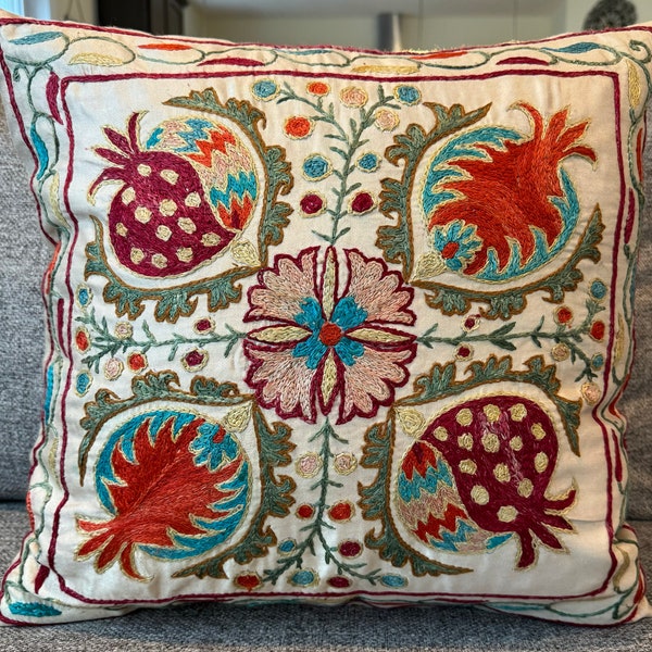 Handmade Suzani Silk Pillowcase, Suzani Cushion, Uzbek Suzani, Decorative pillows