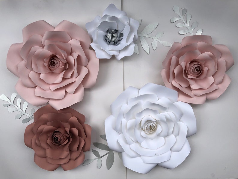 Paper flower roses wall decor. Custom colors Etsy