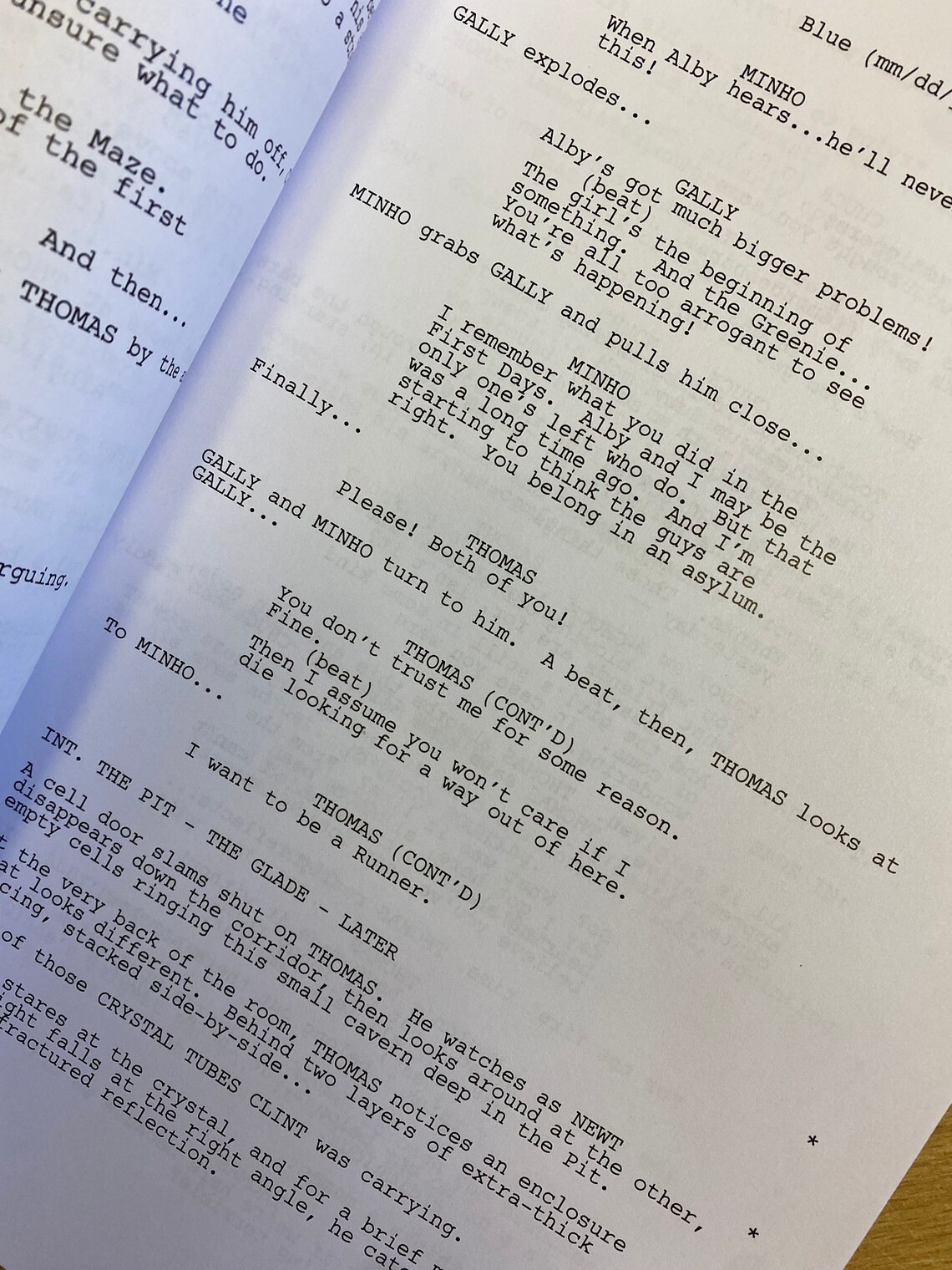 The Maze Runner Movie Film Script Screenplay With Signature Autographs