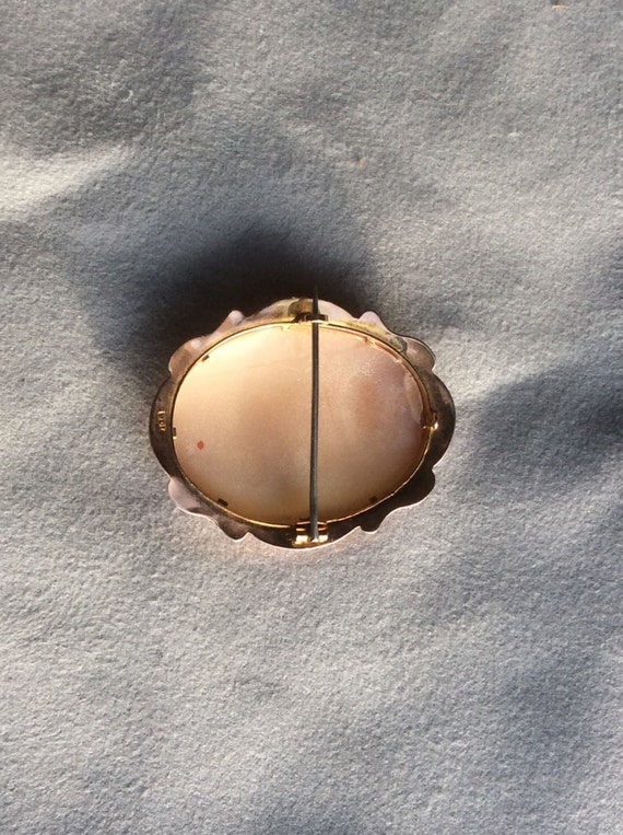 Vintage 9 Ct Gold Cameo Pin - image 3
