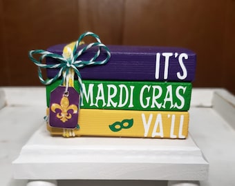 Mini Mardi Gras Book Stack: Tiered Tray Decor