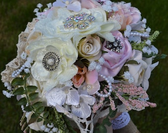 Custom brooch bouquet, Springtime bouquet, Vintage Bridal bouquet, Brooch Bouquet, Wedding brooch bouquet, handmade flowers, fabric flowers