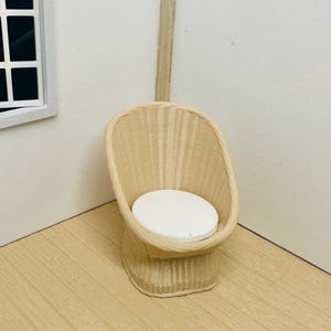Miniature retro MCM 1960’s style wicker chair, 1/12 scale for dollhouse, 3D printed, with white cushion
