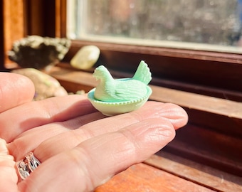 Miniature Hen on a Nest for dollhouse, trinket shelf, 1:12 scale, several colors! 3D printed! Small!
