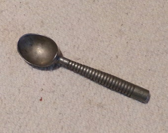 Vintage Ice Cream Scoop Cast Metal, vintage metal ice cream scoop, cast aluminum ice cream scoop, Morethebuckles, 1960