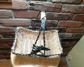 Ancien Panier Créel En Osier Pour La Pêche à La Truite à La Mouche - Objet Vintage De Décoration