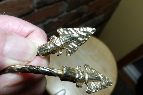 Vintage gold metal saddle bolo arrowhead ends, sa… - image 4