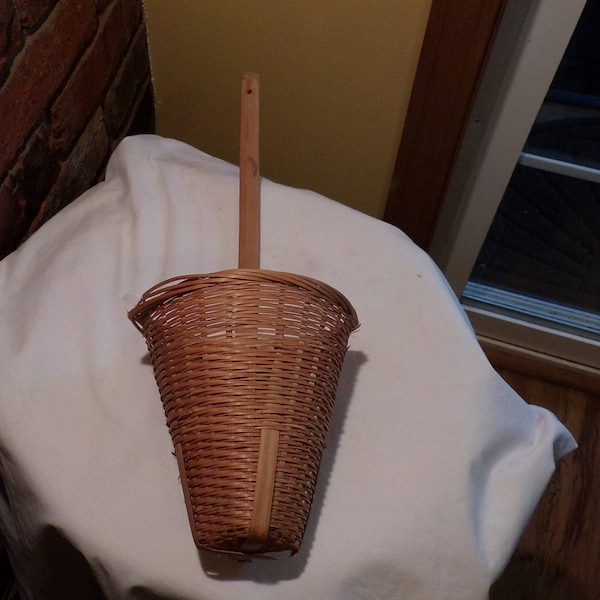 Vintage Wall Basket, hanging wall basket, Wicker Wall Hanging long handle basket, Asian strainer basket, wicker wall pocket Morethebuckles