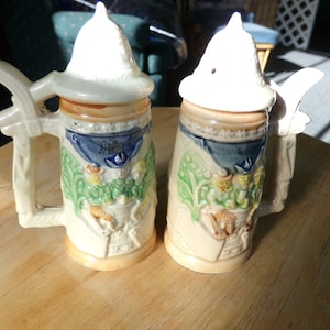 Beer Stein Salt and Pepper Shakers, Kitchen Décor, Cabin Décor, Stein salt and pepper shakers