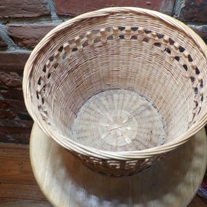 Vintage 1970s Round Wicker Catch-All Basket, Boho Basket, RARE wicker basket, plant basket, Morethebuckles
