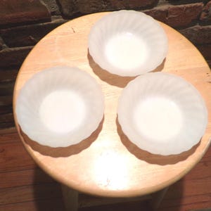 Vintage Anchor Hocking Fluted White Milk Glass Bowls, Anchor Hocking Scalloped Fluted Milk Glass Small Dishes, Morethebuckles, 1970’s