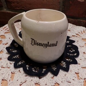 Taza vintage de Mickey Mouse de los años 50, Walt Disney Productions, coleccionable imagen 3