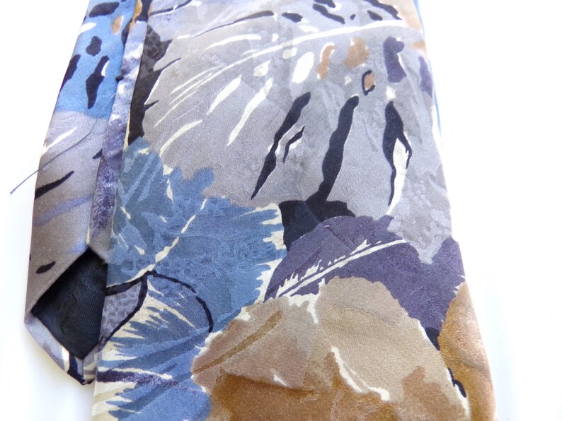 Vintage neck tie Dress tie Vintage Boston Trader\u2019s tie