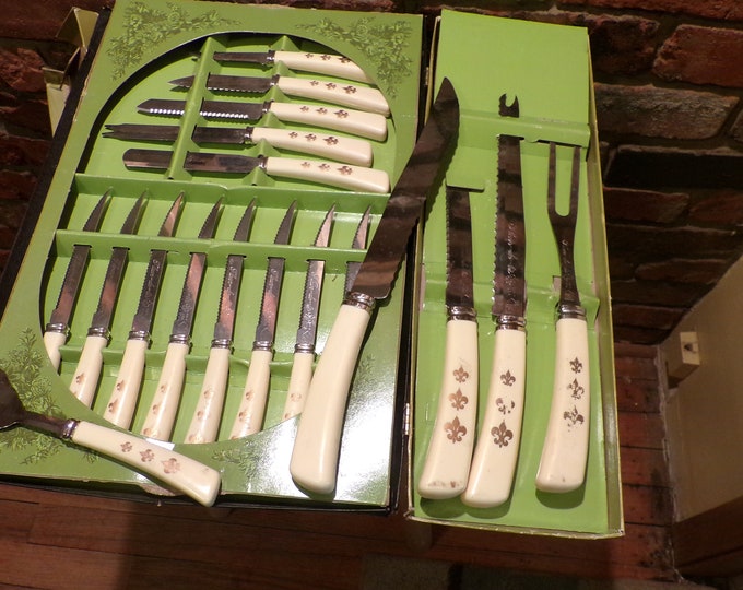 Vintage 1960's Fleurdelis Knives and Utensil Set, Fleur De Lis 19