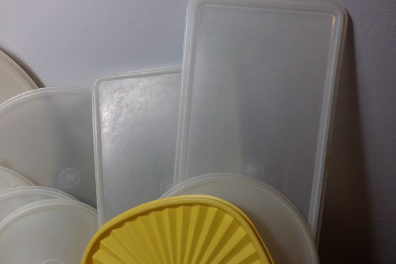 Tupperware: 1/4 POUND HAMBURGER PRESS STORAGE SET (4) w/Lid