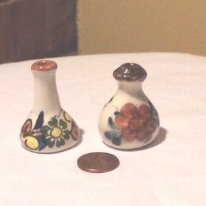 Vintage Miniature Mexico Pottery Floral Vase, dollhouse pottery vase set, mini pottery vase set, 2 Miniature Pottery, Morethebuckles