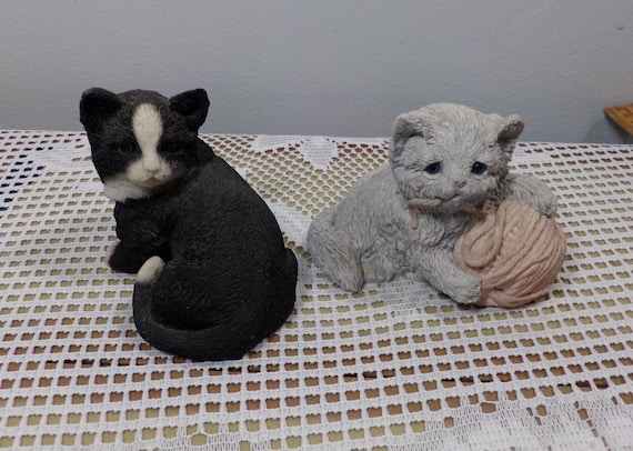 Vintage Cat Figurine Stone Critters Grey 1988 W/ Pink Yarn Ball