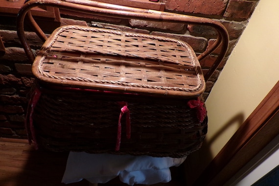 Vintage Bamboo Wicker Wood Picnic Basket, 1970’s p