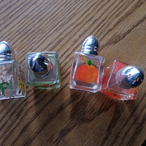 Hand painted mini salt and pepper shakers, individual salt and paper, mini glass shakers, Spring, Summer, Morethebuckles