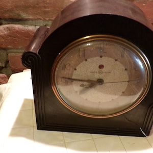 Vintage Art Deco General Electric 4H76 Bakelite Mantel Clock, working 1930’s GE Mantel clock, Rare mantel clock, Morethebuckles