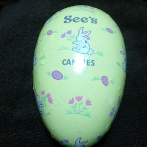 Vintage See's Candy Egg Shaped Container, Zeldzame jaren 1970 papier-maché eivormige snoepdoos, Paasdecor, Morethebuckles