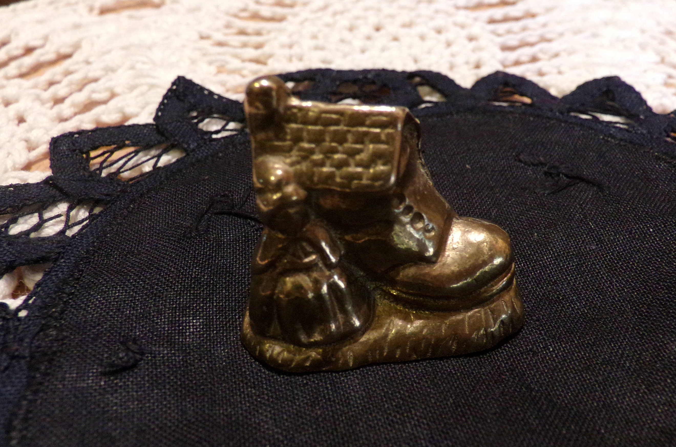 Brass There Was Anold Lady Who Lived in The Shoe, Mother Goose, Nursery Décor, Morethebuckles, Mini Desk Decor