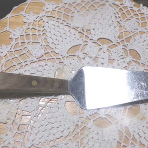 Vintage Pie Slice Cake Server Stal nierdzewna Uchwyt z drewna MCM Vintage Japan, Halco Pie Cake Server Cutter Slicer Morethebuckles