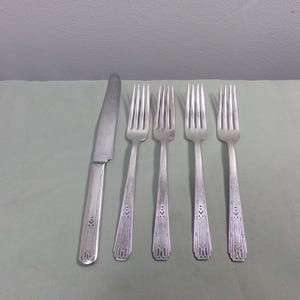 Vintage Oneida Community FRIENDSHIP Medality 1932 Tudor Silver Plate Flatware, 1932 art decor 4 forks and a knife, Morethebuckles