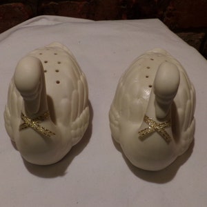 Vintage porcelain white swan salt and pepper shakers, White Swans/birds Salt and Pepper Shaker, Rare bird shakers, Morethebuckles