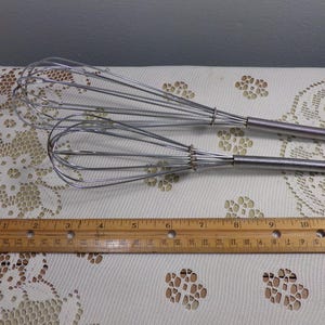 Vintage Metal Wire Whisk Egg Beater, Vintage whisks, 1980’s Wire Whisk Egg Beaters, Wire whisk set, 10” 12” wire whisk set, Morethebuckles