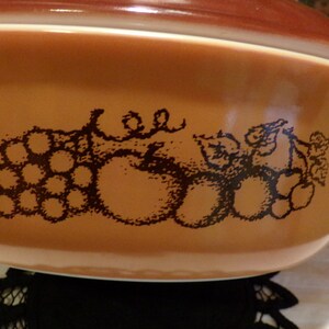 Vintage Pyrex 043 Old Orchard Casserole Dish, 1970 Pyrex Old Orchard casserole dish brown lid, 1970 prop, kitchen photo prop, Morethebuckles