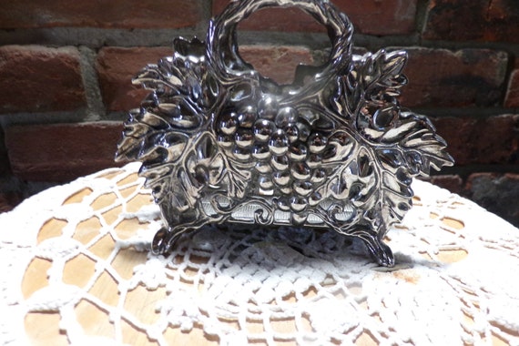 1994 Godinger Silver Plate Napkin Holder Grapes & Grape  display picture 3