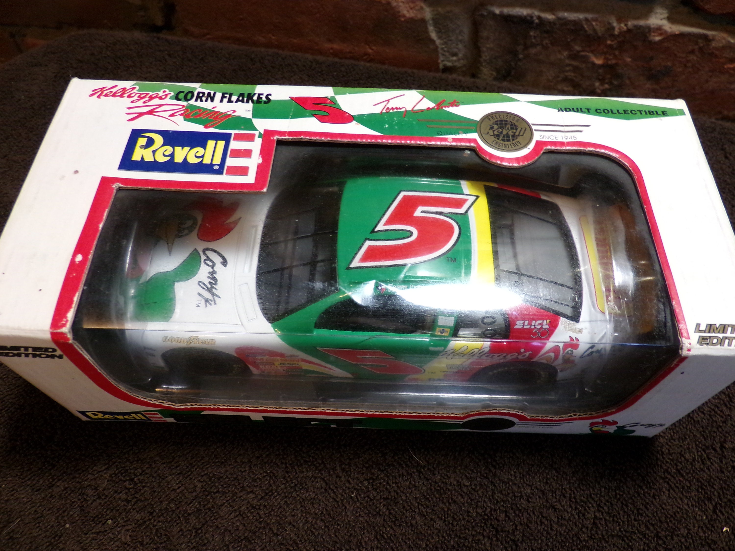 Well that was a quick one due to the salvaged chassis. Terry Labonte's 1996 Spooky Froot Loops Chevy is done. Used Model Master Plum Crazy over a base of medium blue. Kit