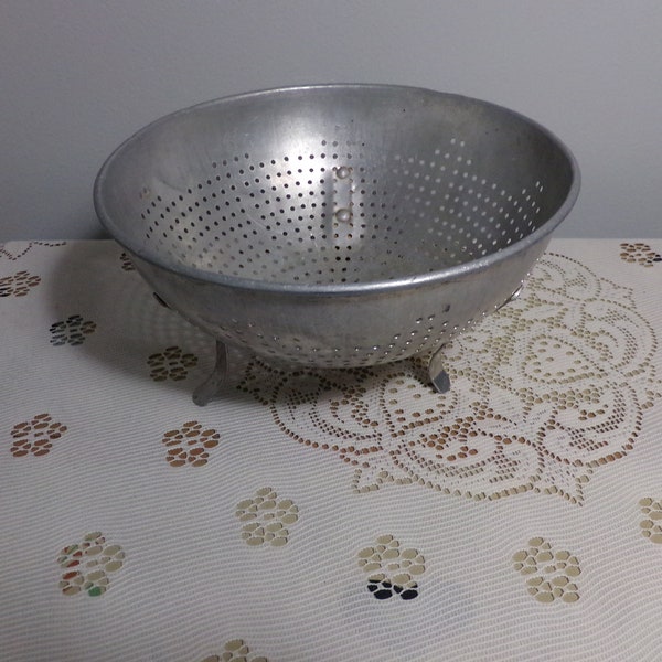 Vintage aluminum footed colander, rustic farmhouse kitchen strainer basket bowl, Morethebuckles, 1950's