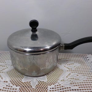 Vintage Farberware 2 Quart Saucentopf mit Deckel Aluminium verkleidet Edelstahltopf, Aluminium verkleidet 2 Quart Saucentopf mit Deckel USA, Morethebuckles