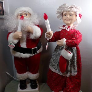 Vintage Animated 1996 Telco Motion-ette Santa and Mrs Clause 24