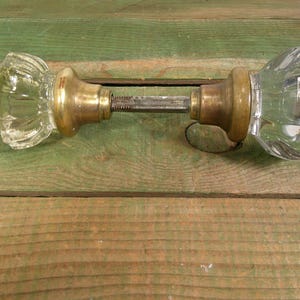 Antique 1920s 12-Point Fluted Glass Door Knob Set Antique Brass Collar Spindle
