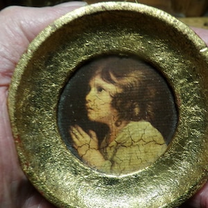 Vintage ingelijste foto van klein meisje bidden, klein meisje bidden miniatuur print, religieuze print miniatuur bidden Samuel, Morethebuckles