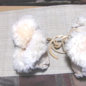 Vintage Babyschuhe / Mokassins aus Leder und Kunstpelz gefüttert, 4 ”Säuglings Mokassins, Kinder Lederschuhe, Morethebuckles