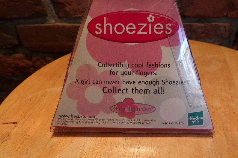 mini sneakers for fingers