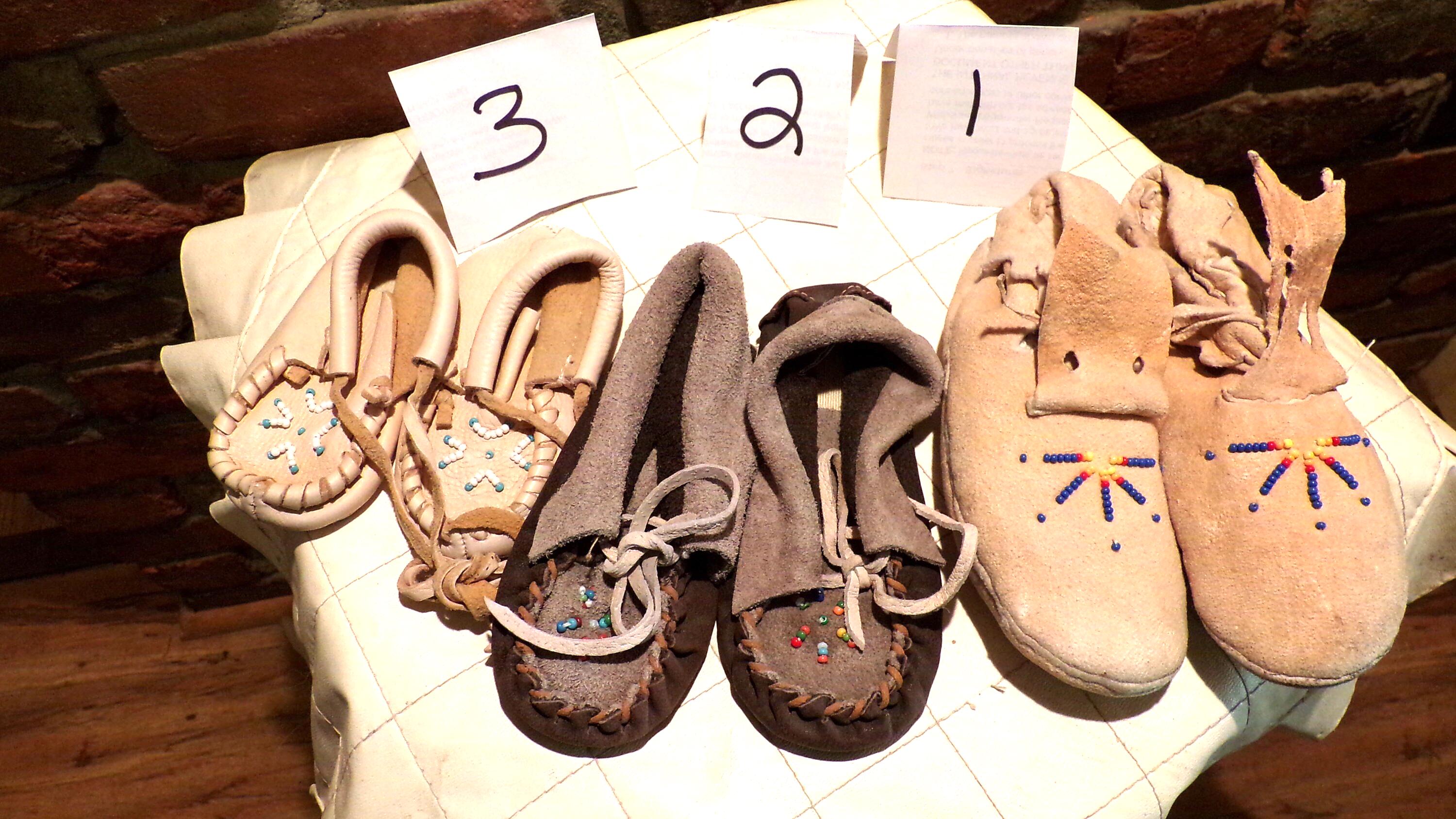 Mocassins Perlés Amérindiens Vintage – Cuir Daim Fait Main