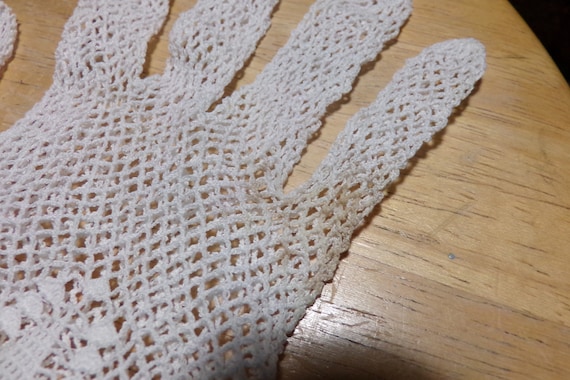 Antique Ladies Gloves, Antique white knitted ladi… - image 2